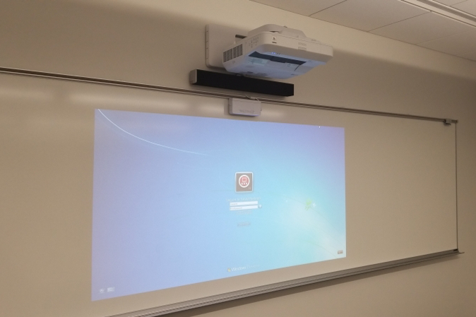 Short Throw Projectors